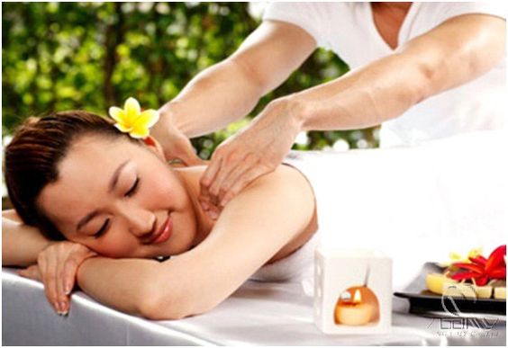 masage body bằng tinh dầu